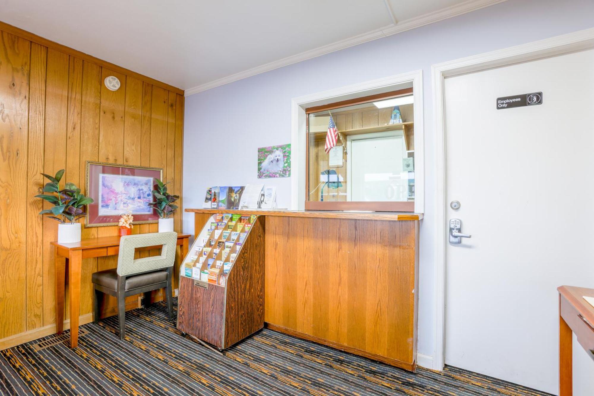 Relax Inn By Oyo Natural Bridge I-81 エクステリア 写真