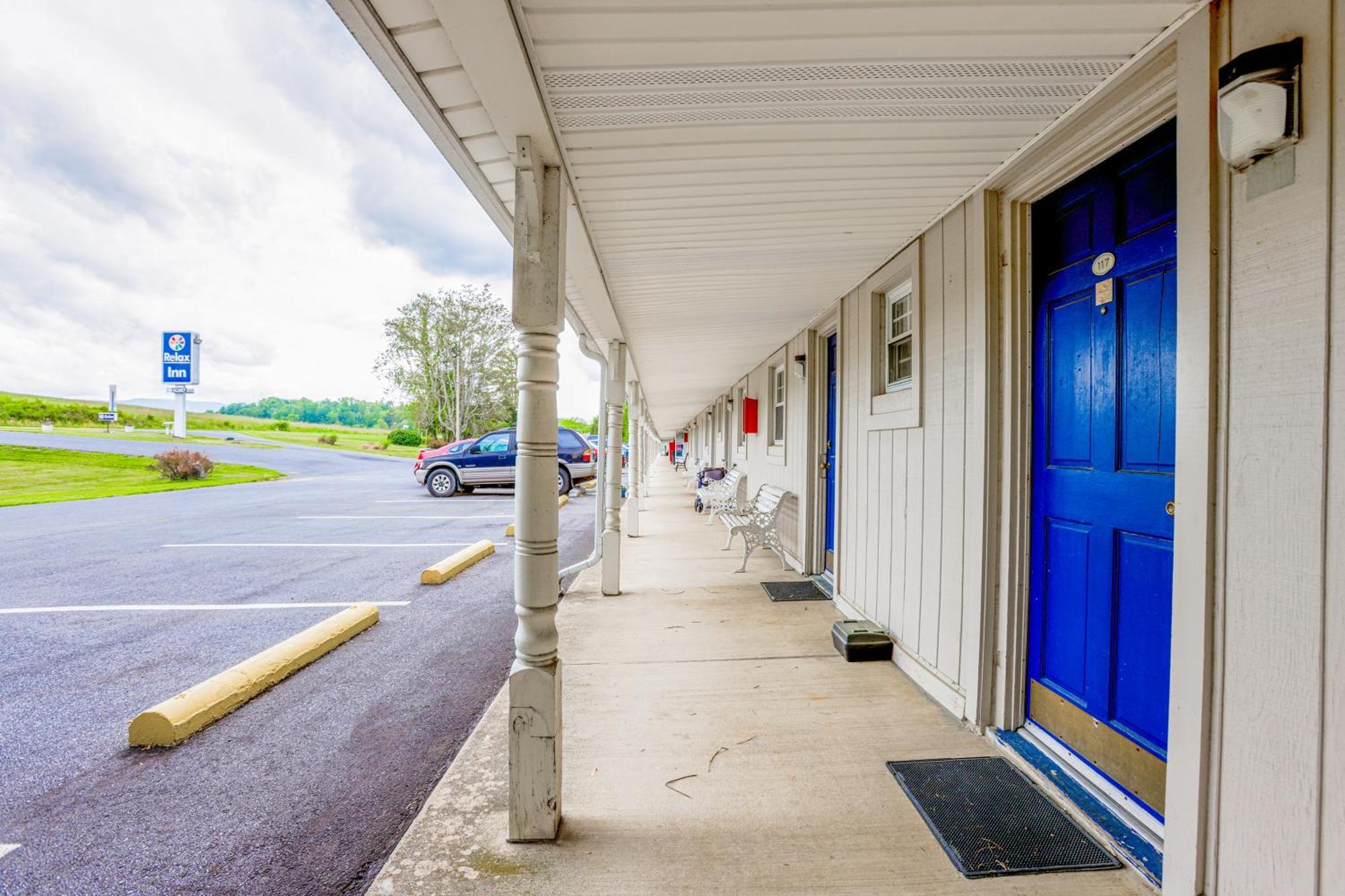 Relax Inn By Oyo Natural Bridge I-81 エクステリア 写真